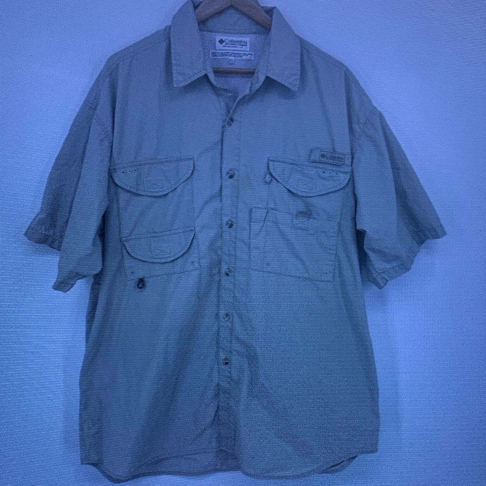 Columbia Short Sleeve Outdoor Button-Down Shirt - Light Green